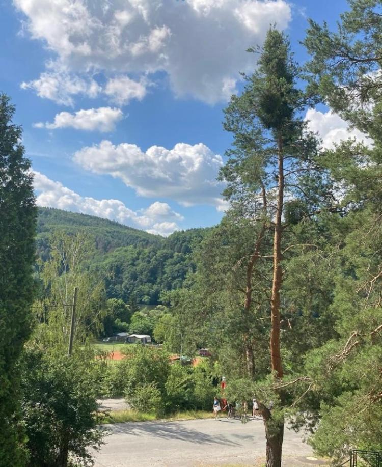 Penzion Cholin Novy Knin エクステリア 写真